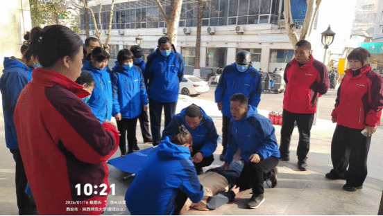 体育场馆举办冬季消防演练